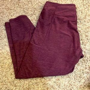 Victoria secret leggings worn less then 5 times side pockets on each hip